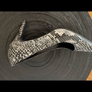 Size 7 Calvin Klein Heels